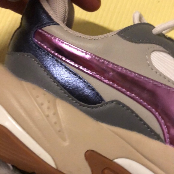 ⭐️ Puma Sneakers ⭐️ - Picture 6 of 6